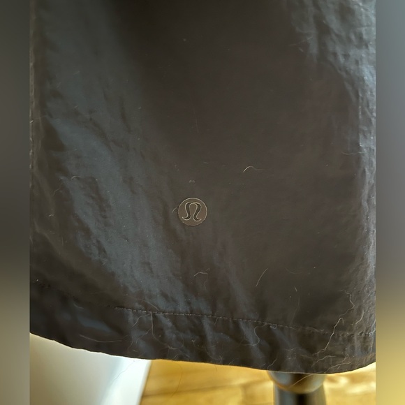 Lululemon Easy As Rain Jacket size 4 - Picture 2 of 8
